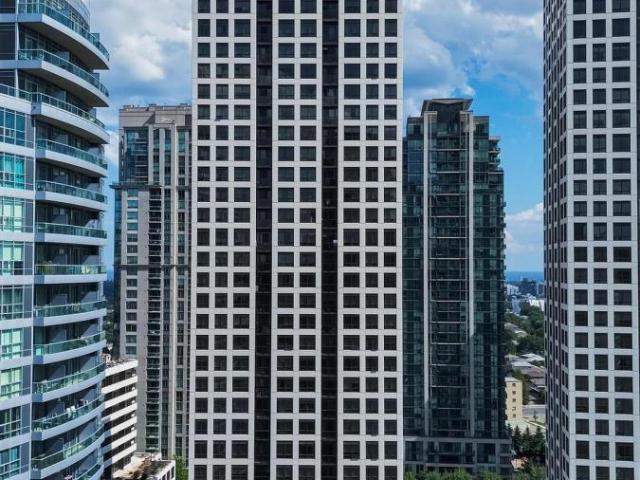 apartment at 3306 – 30 ELM DRIVE W