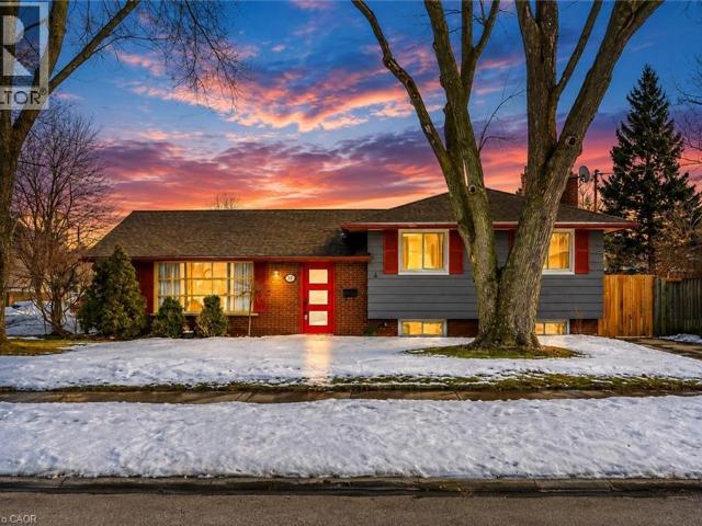 apartment at 33 FAIRLAWN Road, Kitchener, Ontario, N2C1X8