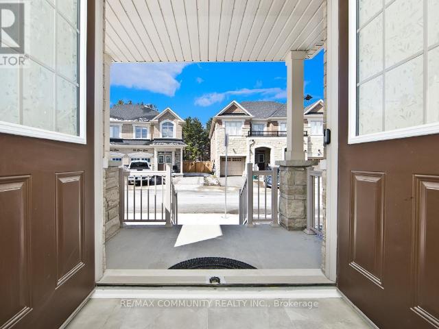 apartment at 33 LIAM LANE, Markham, Ontario, L3S3J5