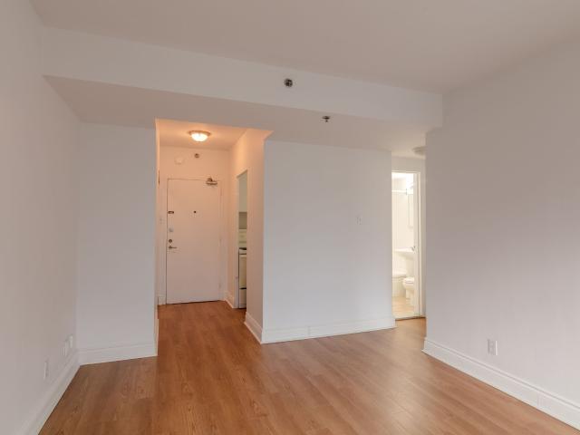 apartment at 3455 Rue Aylmer Milton Park Montreal H2X 2B5
