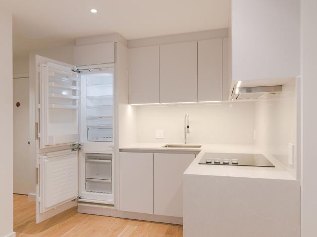 apartment at 3495 Rue de la Montagne Downtown McGill Montreal H3G 2A6