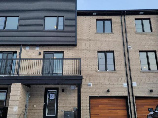 apartment at 34 SILO MEWS, Barrie, Ontario, L9J0V3
