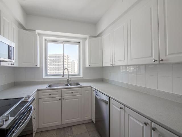 apartment at 3555 Cote des Neiges Road Downtown Guy Concordia Montreal H3H 1V2