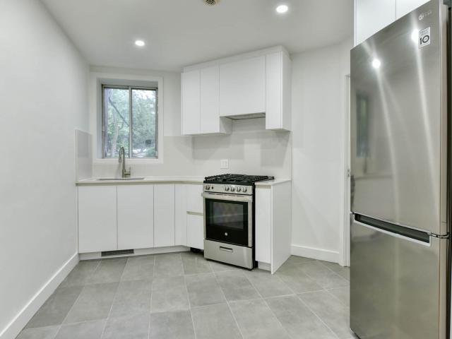 apartment at 3500 Ridgewood Avenue Cote des Neiges Montreal H3V 1C2