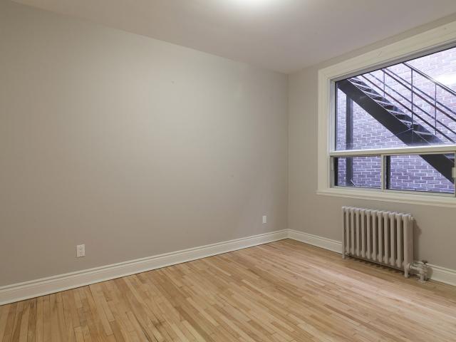 apartment at 3710 Chemin Queen Mary Cote des Neiges Montreal H3V 1A6