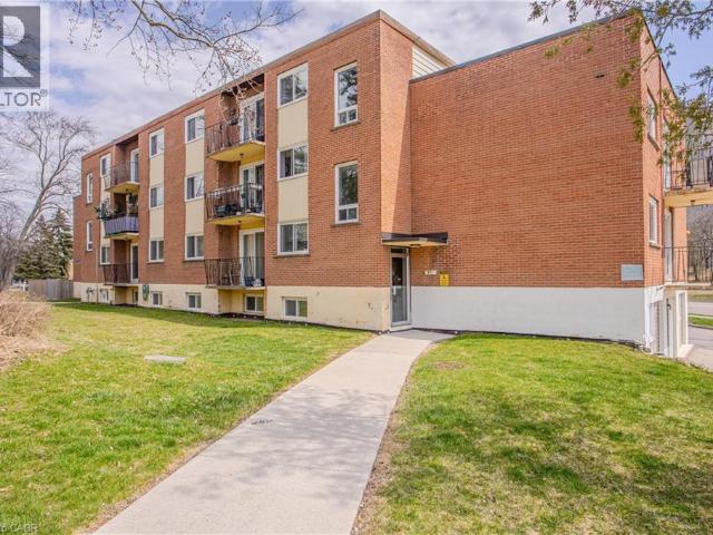 apartment at 371 DALE Crescent Unit# 6