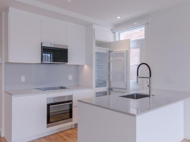apartment at 3730 Chemin Queen Mary Cote des Neiges Montreal H3V 1A6