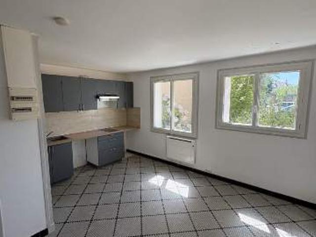 Apartment at 37 Saint Pierre des Corps, ST PIERRE DES CORPS, 37700, France