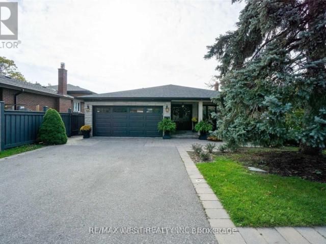 apartment at 393 MAPLE LEAF DRIVE, Toronto, Ontario, M6L1P4