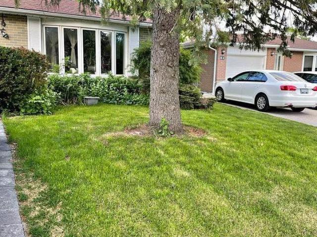 apartment at 39 DEVINS DRIVE, Aurora, Ontario, L4G2Z3