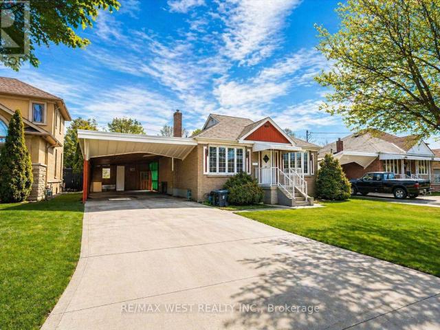 apartment at 7 HIGHLAND HILL, Toronto, Ontario, M9A2P7