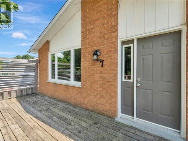 apartment at 7 HILLSIDE Drive, Kitchener, Ontario, N2E1R1