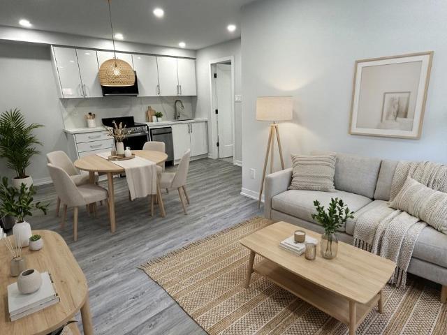 apartment at 401 15 WALMER ROAD, Toronto, Ontario, M5R2X1