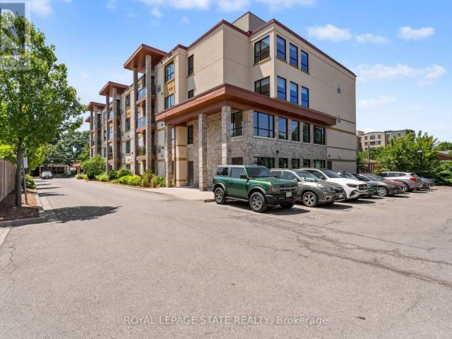 apartment at 402 26 WELLINGTON STREET, St. Catharines, Ontario, L2R6Y8