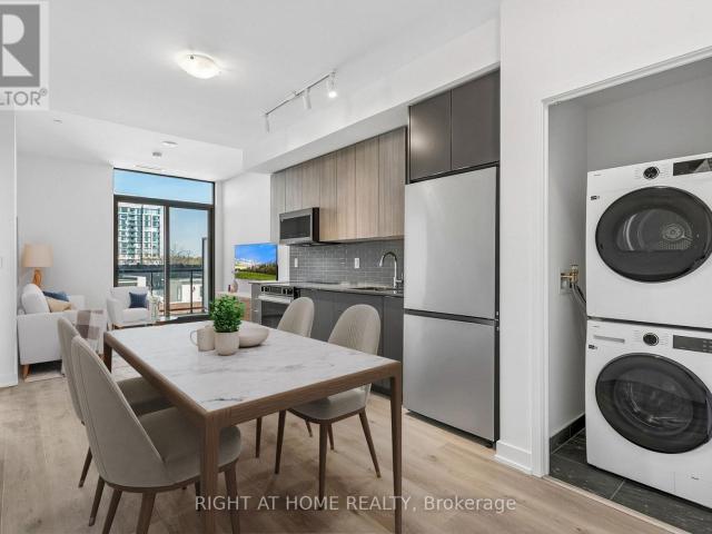 apartment at 402 2075 LAKESHORE ROAD, Burlington, Ontario, L7R1E2