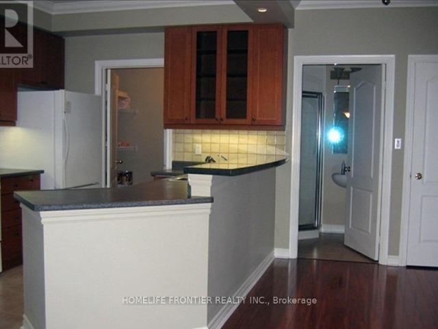apartment at 402 3351 CAWTHRA ROAD, Mississauga, Ontario, L5A4N5