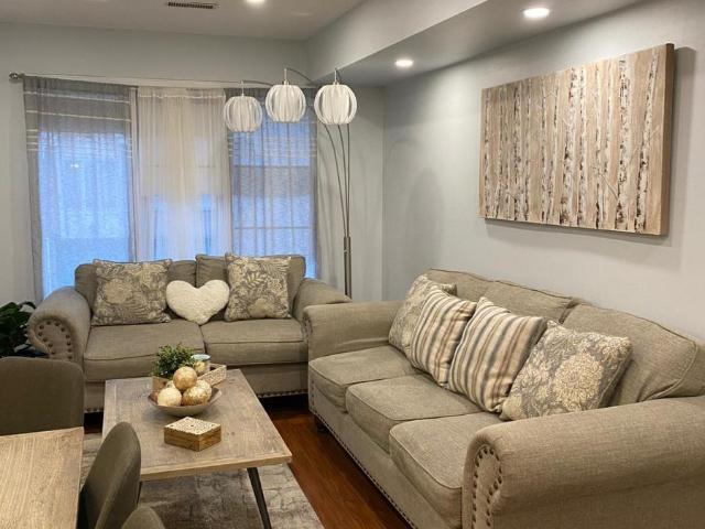 apartment at 40 1050 BRISTOL ROAD W, Mississauga, Ontario, L5V2E8