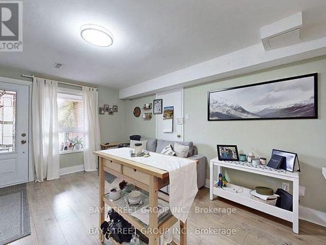 apartment at 40 HENRICKS ROAD