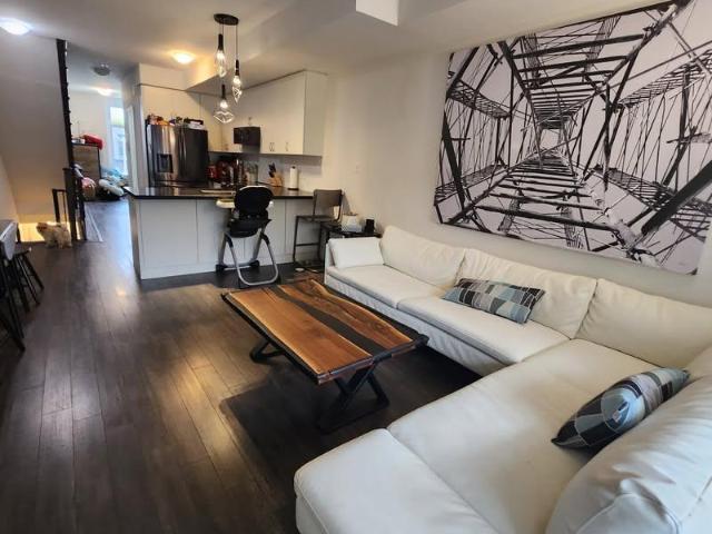 apartment at 41 CREEKBANK ROAD, Toronto, Ontario, M6L0A3