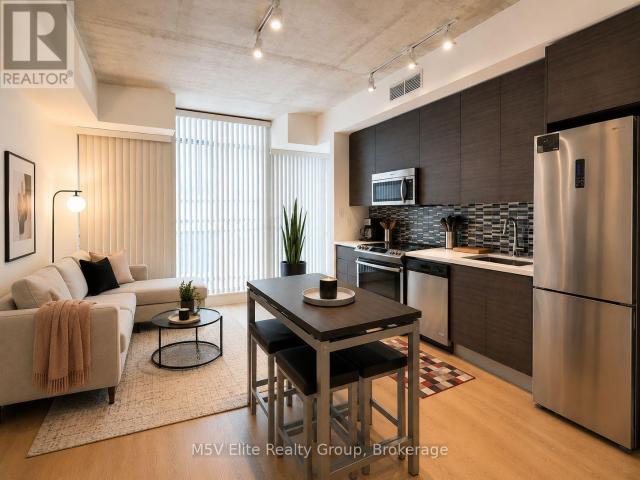 apartment at 426 111 BATHURST STREET, Toronto, Ontario, M5V2R1