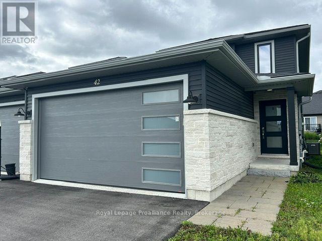 apartment at 42 DEWAL PLACE, Belleville, Ontario, K8P0E5