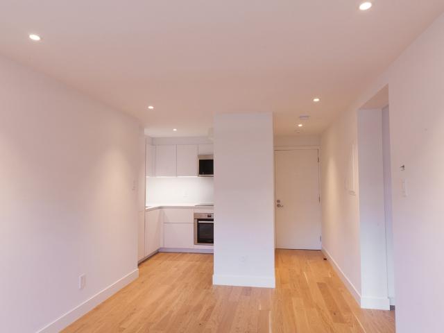 apartment at 4580 Chemin Queen Mary Cote des Neiges Montreal H3W 1W6