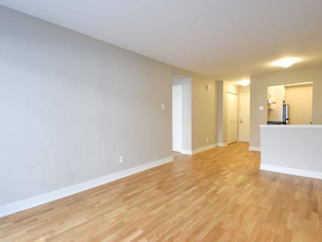 apartment at 4580 Chemin Queen Mary Cote des Neiges Montreal H3W 1W6