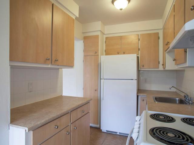 apartment at 4590 Chemin Queen Mary Cote des Neiges Montreal H3W 1W6