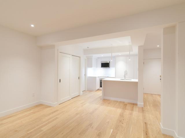 apartment at 4715 Queen Mary Road Cote des Neiges Montreal H3W 1W3