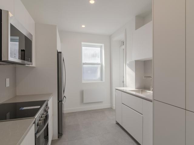 apartment at 4890 Queen Mary Road Cote des Neiges Montreal H3W 1W9