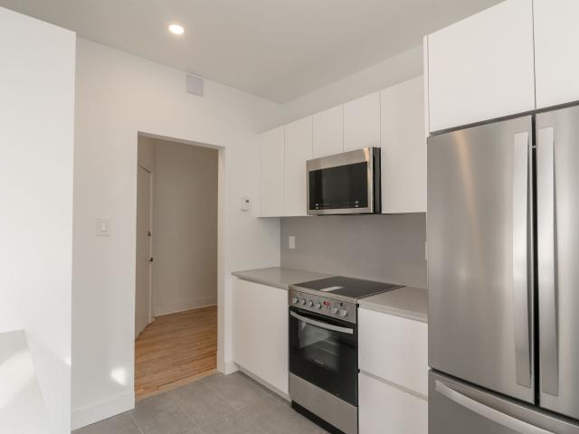 apartment at 4890 Queen Mary Road Cote des Neiges Montreal H3W 1W9