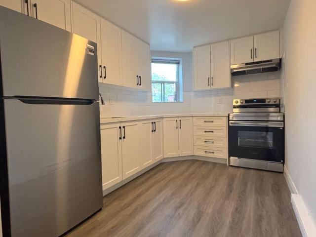 apartment at 4 99 BELLEVUE AVENUE, Toronto, Ontario, M5T2N8