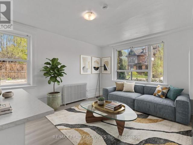 apartment at 4 – 104 SHERMAN AVENUE S