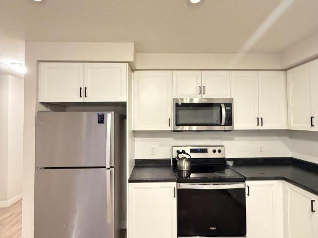apartment at 4 160 STANLEY STREET, Norfolk, Ontario, N3Y0G6