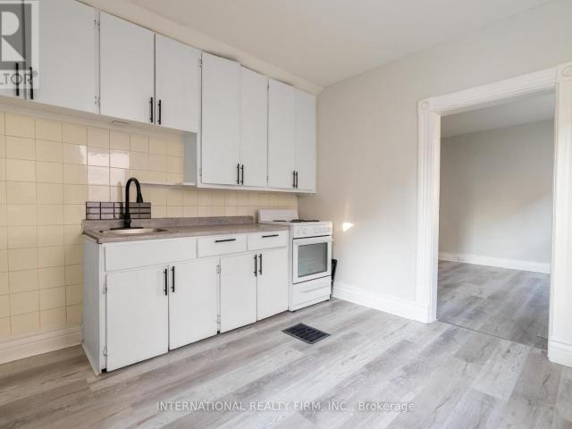 apartment at 4 221 HAMILTON ROAD E, London East, Ontario, N5Z1P9