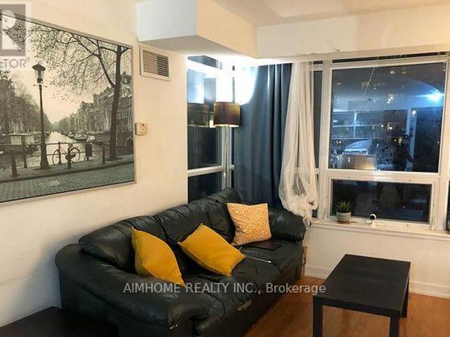 apartment at 508 8 TELEGRAM MEWS, Toronto, Ontario, M5V3M5