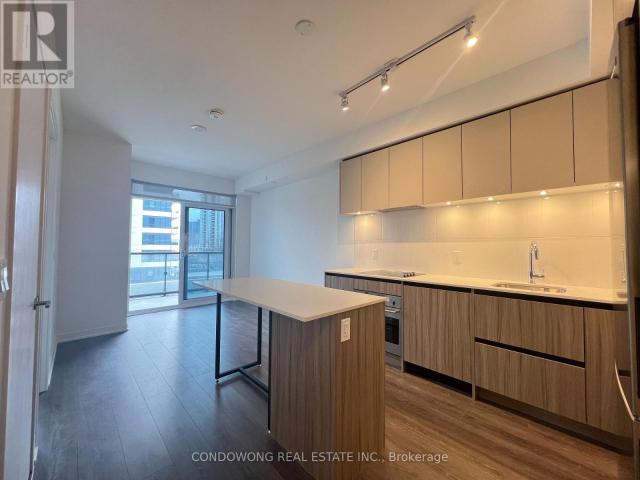 apartment at 518 7950 BATHURST STREET, Vaughan, Ontario, L4J0L4