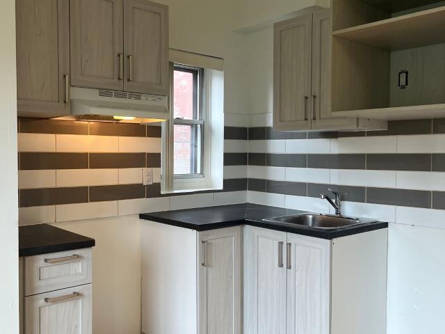 apartment at 539 Prince Arthur west Milton Park Montreal H2X 1T6