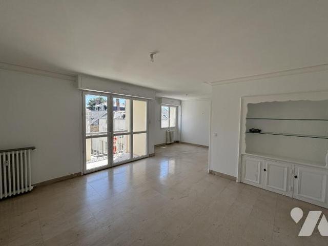 Apartment at 53 Laval, LAVAL, 53000, France