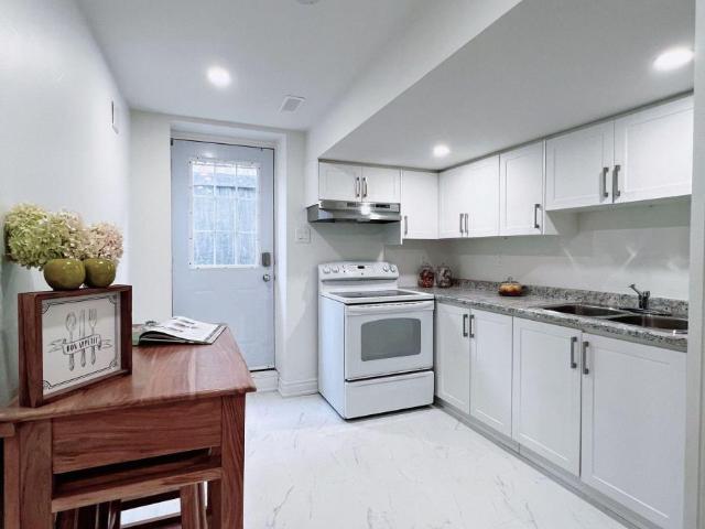 apartment at 565 INDIAN SUMMER BASEMENT TRAIL, Mississauga, Ontario, L4Z3Y8
