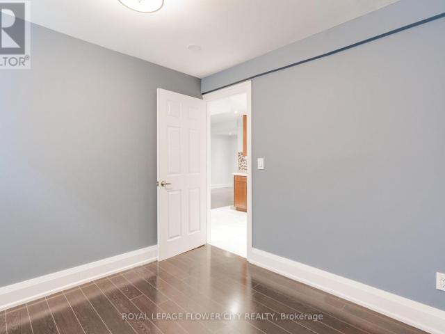 apartment at 5674 WHITEHORN AVENUE E, Mississauga, Ontario, L5V2A9