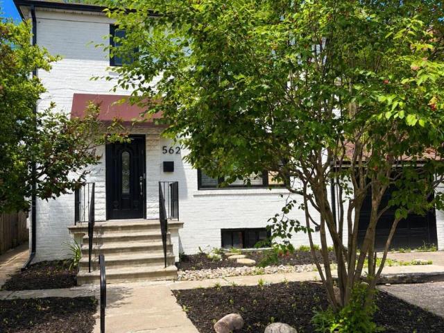 apartment at 562 DELORAINE AVENUE, Toronto, Ontario, M5M2C4