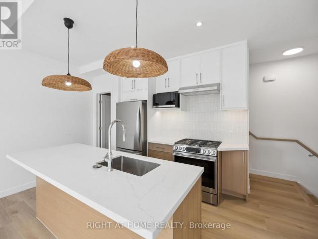 apartment at 5 91 BARTON AVENUE, Toronto, Ontario, M6G1P7