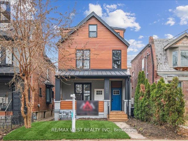 apartment at 5 202 PERTH AVENUE, Toronto, Ontario, M6P3X8