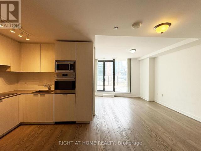 apartment at 606 11 WELLESLEY STREET W, Toronto, Ontario, M4Y0G4