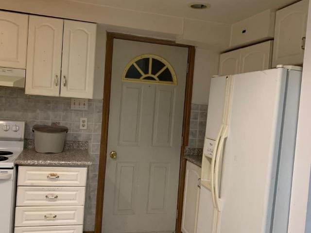 apartment at 6079 TILLSDOWN DRIVE, Mississauga, Ontario, L5N4P1
