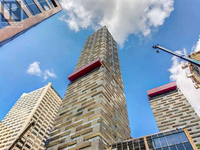 apartment at 612 – 8 EGLINTON AVENUE E