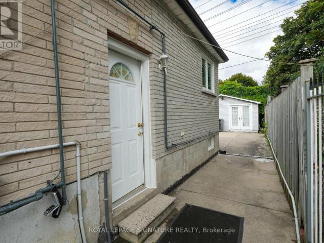 apartment at 674 ABANA ROAD, Mississauga, Ontario, L5A1H4