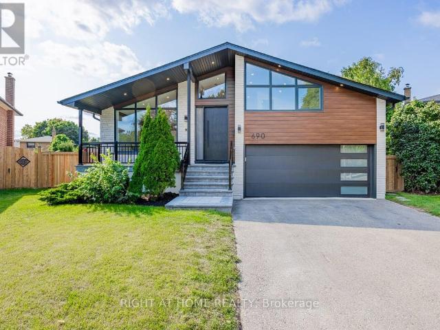 apartment at 690 HILLMAN CRESCENT, Mississauga, Ontario, L4Y2H9
