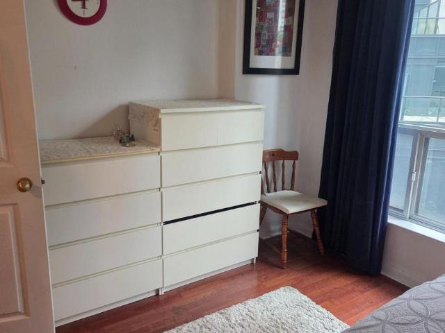 apartment at 704 24 WELLESLEY STREET W, Toronto, Ontario, M4Y2X6